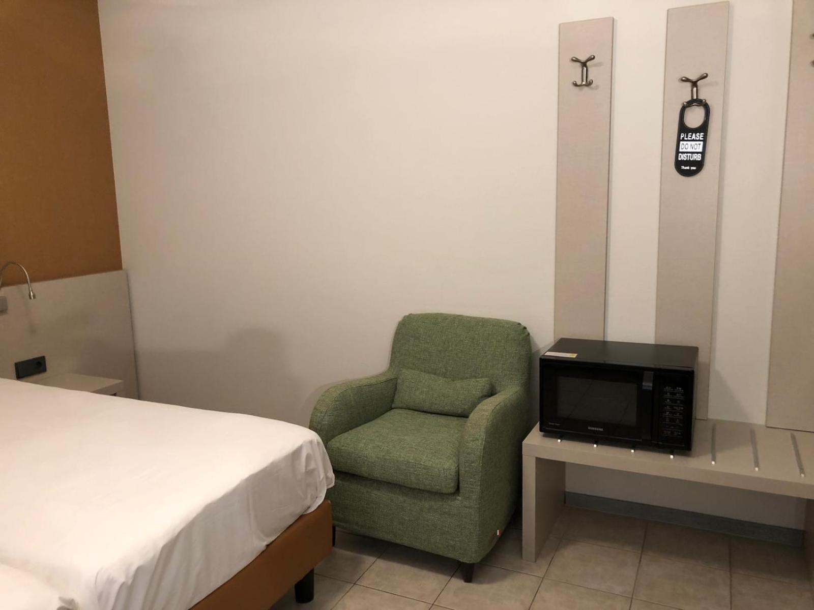 Appart-Hotel Gwendy Bour Экстерьер фото