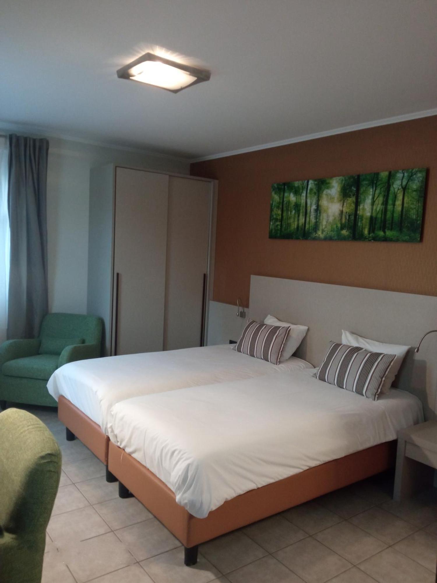 Appart-Hotel Gwendy Bour Экстерьер фото