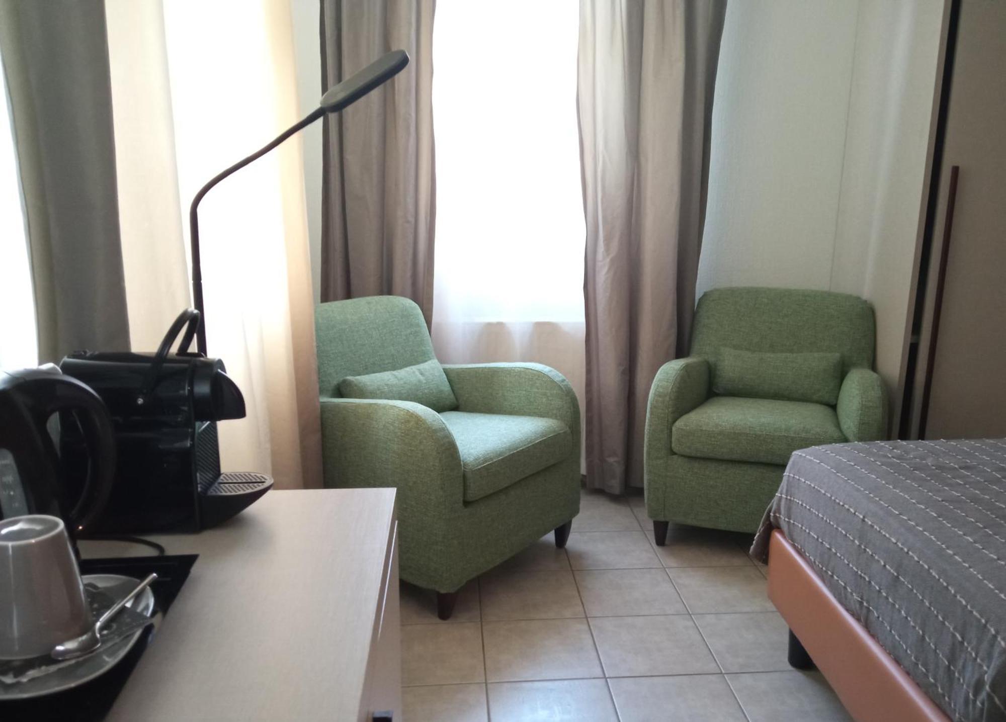 Appart-Hotel Gwendy Bour Экстерьер фото