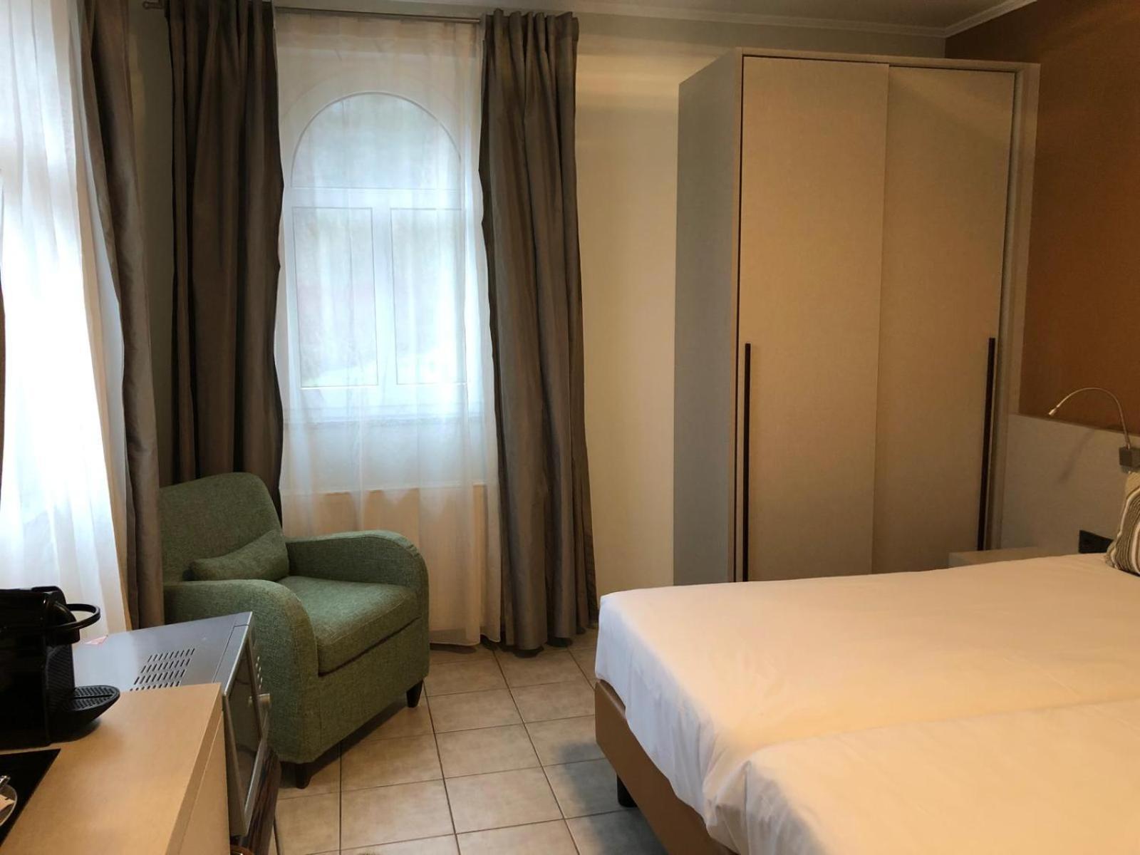 Appart-Hotel Gwendy Bour Экстерьер фото