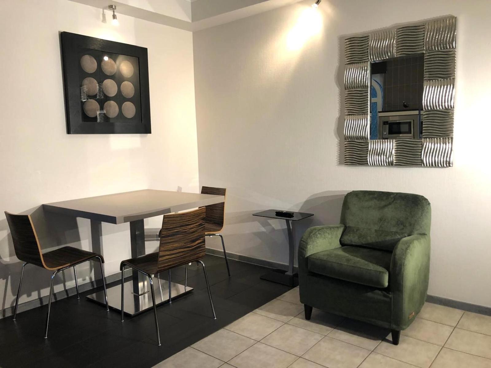 Appart-Hotel Gwendy Bour Экстерьер фото