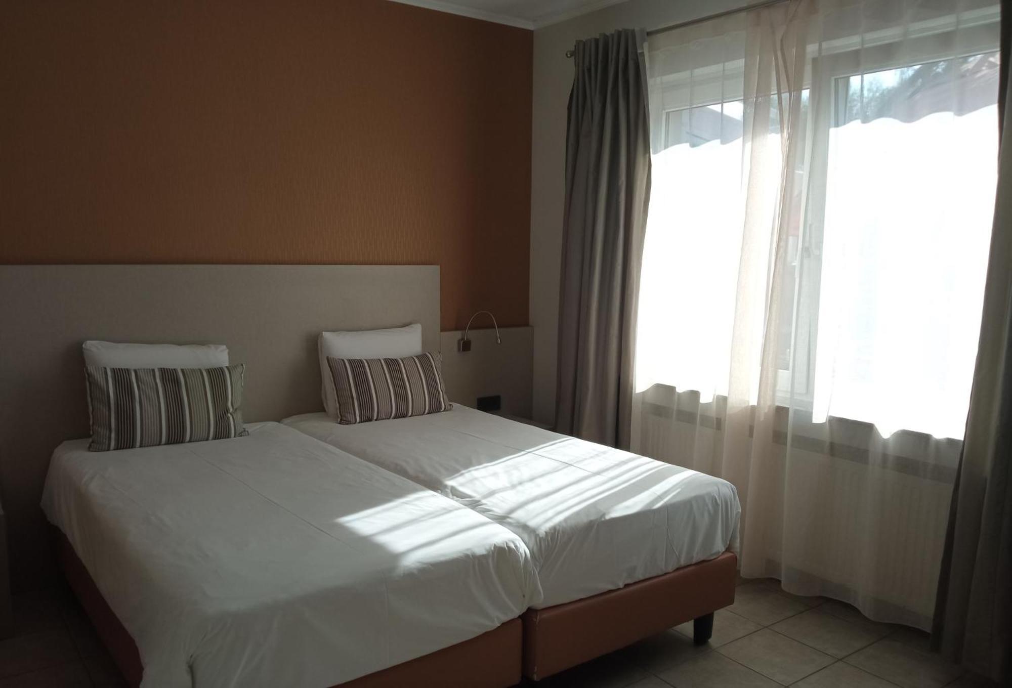 Appart-Hotel Gwendy Bour Экстерьер фото